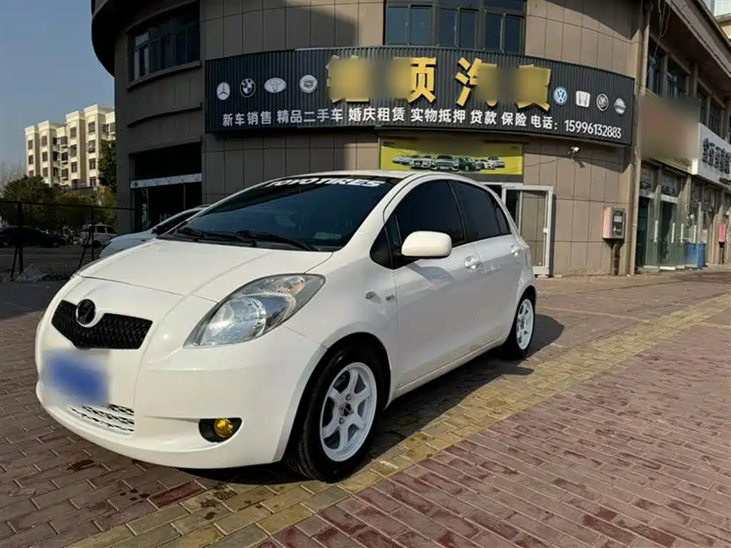 TOYOTA YARIS 2013
