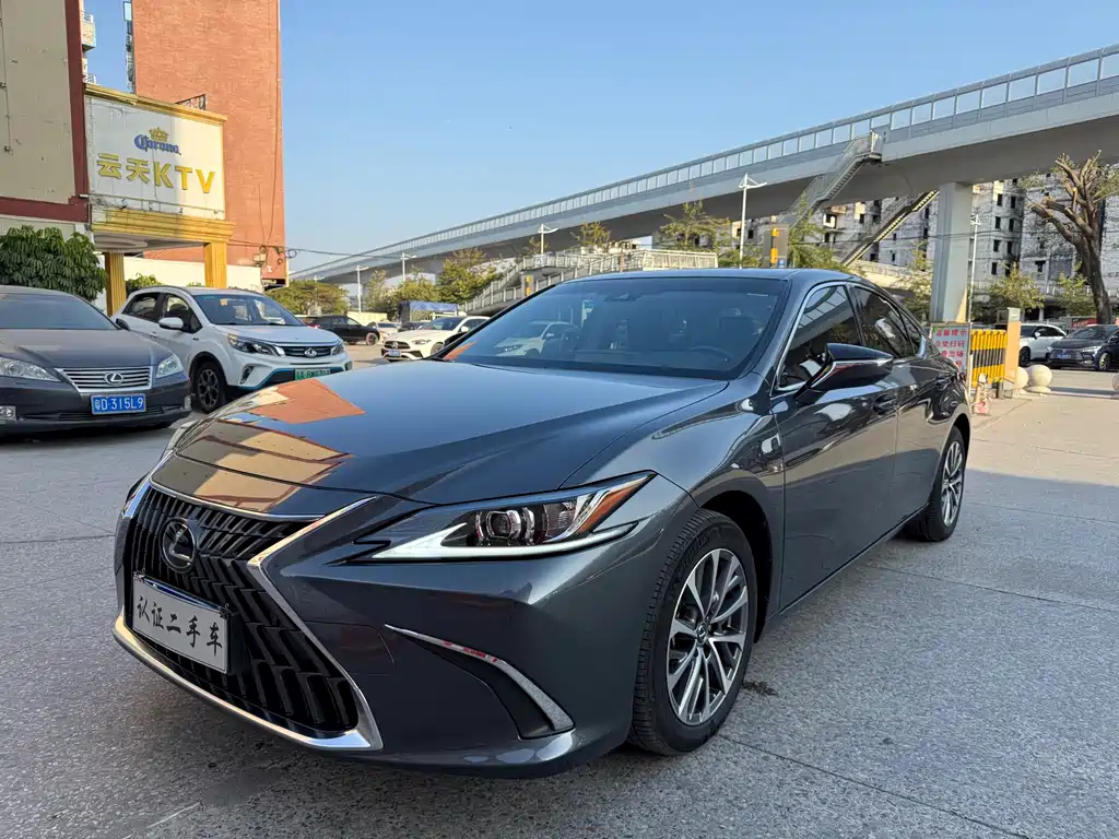 LEXUS ES 2022