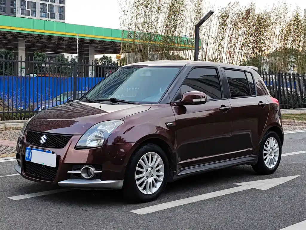 SUZUKI SWIFT 2013