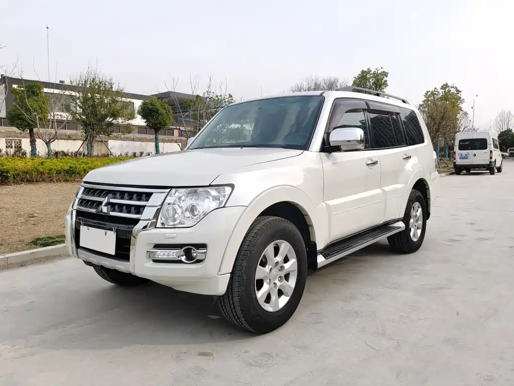 MITSUBISHI PAJERO IMPORT 2018