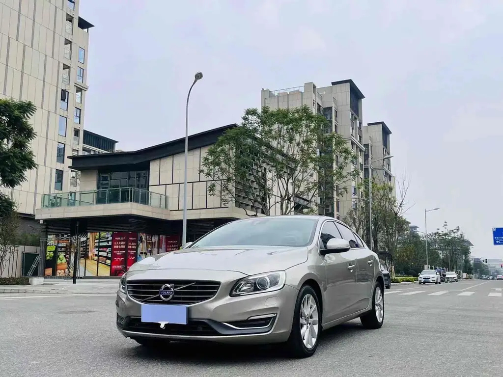 VOLVO S60 IMPORT 2013